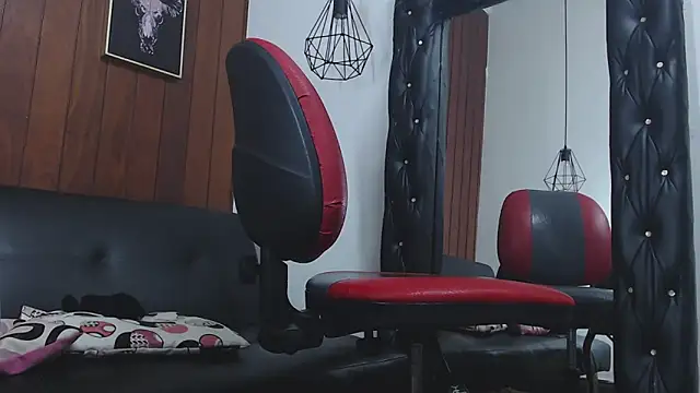 Snapshot of GaboReyes chatting on February 13, 4:32 am GaboReyes online show from February 13, 4:32 am