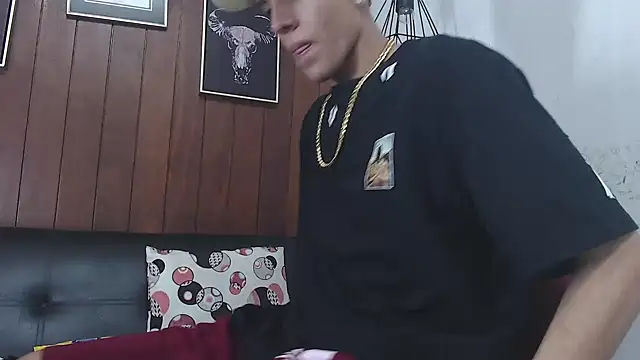 Snapshot of GaboReyes chatting on February 13, 1:59 pm GaboReyes online show from February 13, 1:59 pm