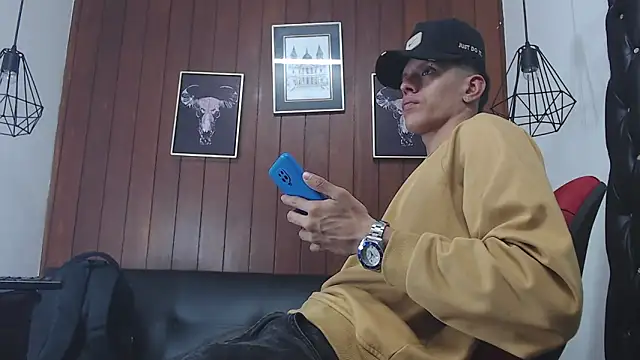 Snapshot of GaboReyes chatting on March 11, 3:37 am GaboReyes online show from March 11, 3:37 am