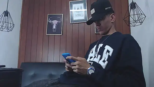 Snapshot of GaboReyes chatting on March 15, 3:40 am GaboReyes online show from March 15, 3:40 am