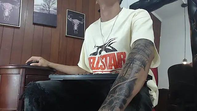 Snapshot of GaboReyes chatting on September 14, 4:00 am GaboReyes online show from September 14, 4:00 am