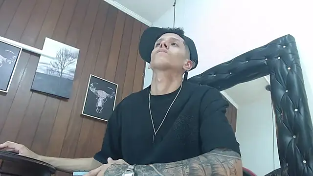 Snapshot of GaboReyes chatting on September 20, 4:46 am GaboReyes online show from September 20, 4:46 am