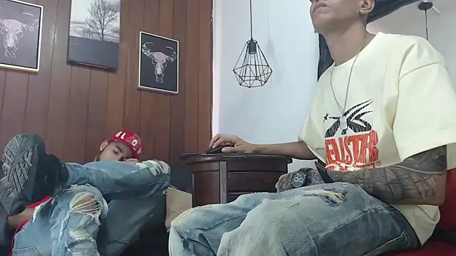 Snapshot of GaboReyes chatting on September 24, 4:49 am GaboReyes online show from September 24, 4:49 am