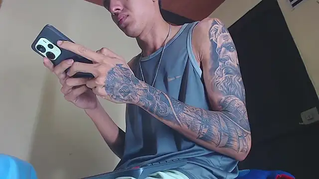 Snapshot of GaboReyes chatting on October 3, 9:50 am GaboReyes online show from October 3, 9:50 am