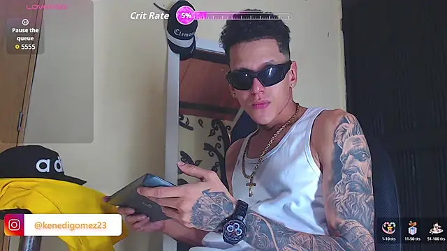 Snapshot of GaboReyes chatting on November 30, 3:27 pm GaboReyes online show from November 30, 3:27 pm