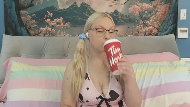 SaraBearXo online show from October 3, 12:13 pm