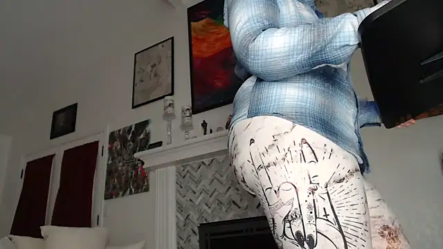 AuroraWillows online show from February 19, 12:55 pm