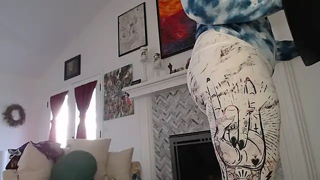 AuroraWillows online show from March 1, 7:15 pm