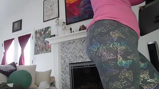 AuroraWillows online show from March 19, 9:05 pm