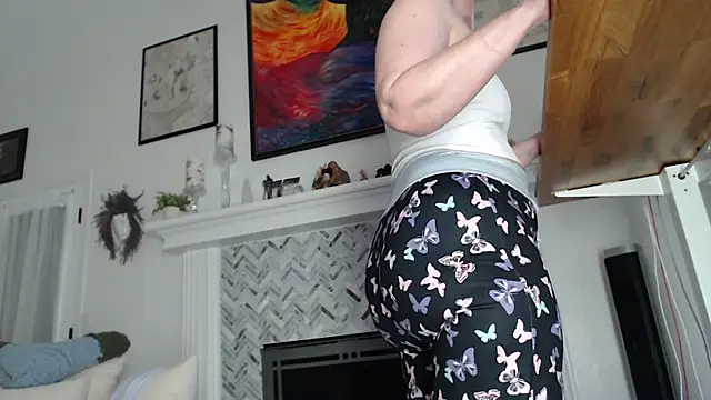 AuroraWillows online show from October 13, 10:59 am