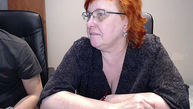 JoannaAndNeighbour online show from January 3, 12:30 pm