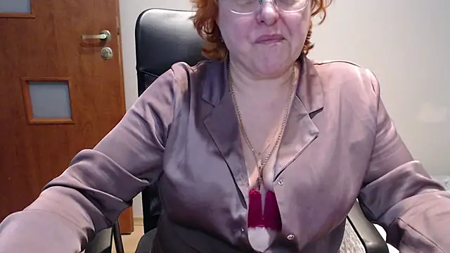 JoannaAndNeighbour online show from March 10, 12:15 pm