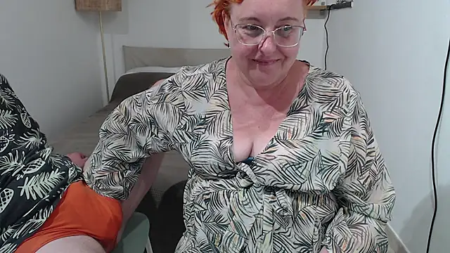 JoannaAndNeighbour online show from September 21, 12:40 pm