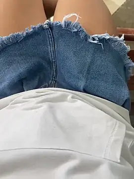 Snapshot of __IRIS__ chatting on December 26, 7:38 pm IRIS online show from December 26, 7:38 pm