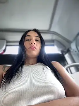 Snapshot of __IRIS__ chatting on January 2, 5:07 pm IRIS online show from January 2, 5:07 pm