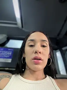 Snapshot of __IRIS__ chatting on January 2, 11:16 pm IRIS online show from January 2, 11:16 pm