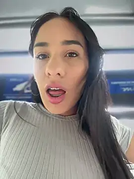 Snapshot of __IRIS__ chatting on January 3, 3:12 pm IRIS online show from January 3, 3:12 pm