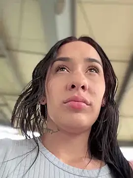 Snapshot of __IRIS__ chatting on January 3, 6:14 pm IRIS online show from January 3, 6:14 pm