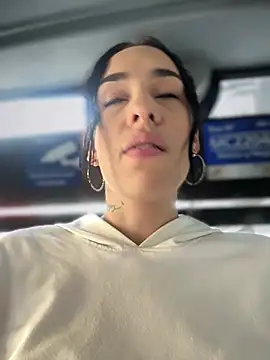 Snapshot of __IRIS__ chatting on January 7, 2:51 pm IRIS online show from January 7, 2:51 pm