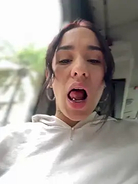 Snapshot of __IRIS__ chatting on January 9, 5:54 pm IRIS online show from January 9, 5:54 pm