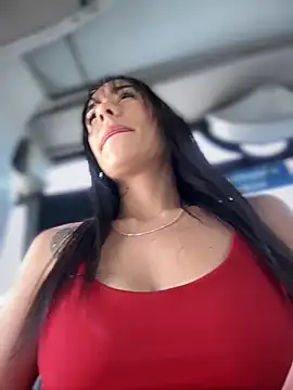 Snapshot of __IRIS__ chatting on January 16, 3:24 pm IRIS online show from January 16, 3:24 pm