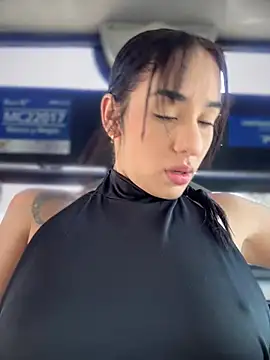 Snapshot of __IRIS__ chatting on January 18, 4:10 pm IRIS online show from January 18, 4:10 pm