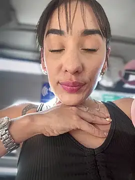 Snapshot of __IRIS__ chatting on January 23, 8:02 pm IRIS online show from January 23, 8:02 pm