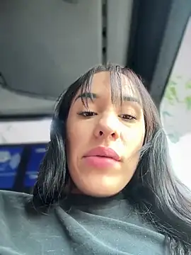 Snapshot of __IRIS__ chatting on February 5, 9:29 pm IRIS online show from February 5, 9:29 pm