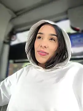 Snapshot of __IRIS__ chatting on February 11, 3:29 pm IRIS online show from February 11, 3:29 pm