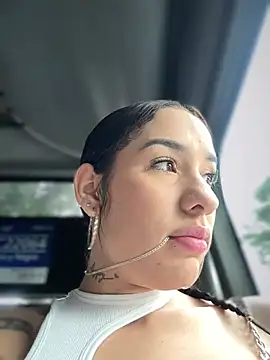 Snapshot of __IRIS__ chatting on February 13, 3:35 pm IRIS online show from February 13, 3:35 pm