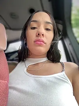 Snapshot of __IRIS__ chatting on February 13, 6:38 pm IRIS online show from February 13, 6:38 pm