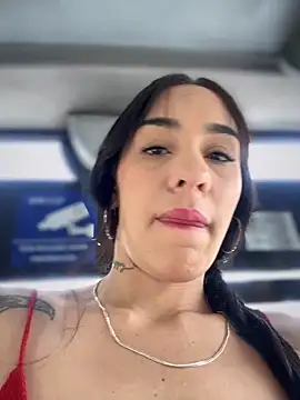 Snapshot of __IRIS__ chatting on February 18, 4:48 pm IRIS online show from February 18, 4:48 pm