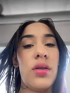 Snapshot of __IRIS__ chatting on March 4, 4:20 pm IRIS online show from March 4, 4:20 pm