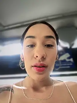 Snapshot of __IRIS__ chatting on March 14, 4:40 pm IRIS online show from March 14, 4:40 pm