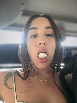 Snapshot of __IRIS__ chatting on March 20, 6:09 pm IRIS online show from March 20, 6:09 pm