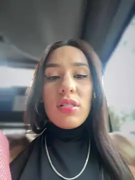 Snapshot of __IRIS__ chatting on March 22, 8:15 pm IRIS online show from March 22, 8:15 pm