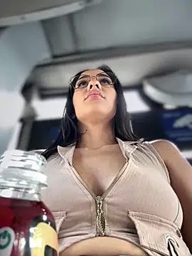 Snapshot of __IRIS__ chatting on September 15, 2:06 pm IRIS online show from September 15, 2:06 pm