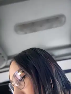 Snapshot of __IRIS__ chatting on October 9, 3:32 pm IRIS online show from October 9, 3:32 pm