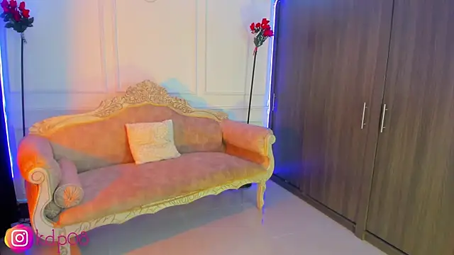 Snapshot of shannol_ryan chatting on February 18, 12:48 am shannol ryan online show from February 18, 12:48 am