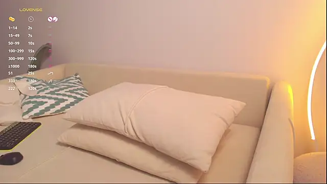 Rinas secret online show from December 4, 8:45 am