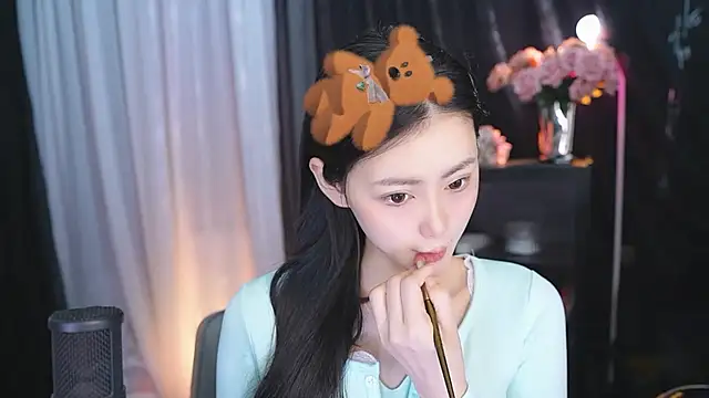 Ocean--Lili online show from March 18, 2:04 pm