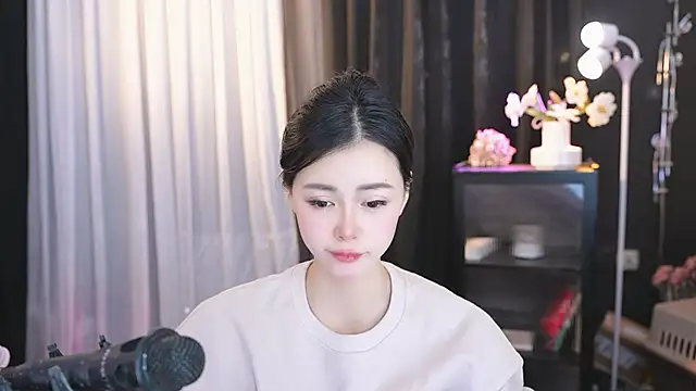 Ocean--Lili online show from March 22, 5:09 pm