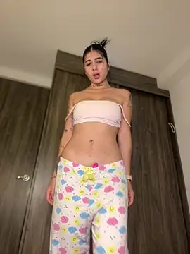 Sarasanders 4 online show from January 6, 2:58 am