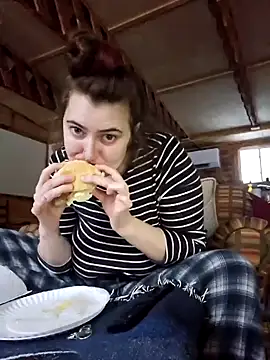 Snowbunnycake 131 online show from December 5, 8:44 pm