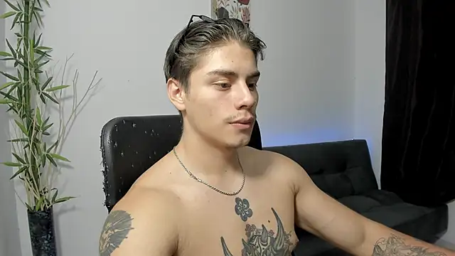 Giordano Russo online show from December 19, 6:34 am