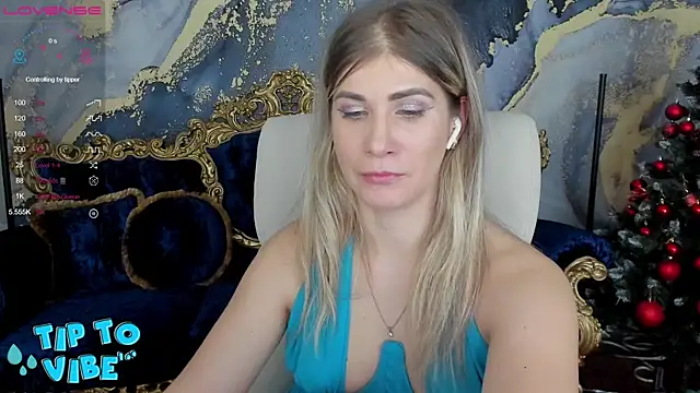 Snapshot of CassandraGood chatting on January 6, 2:48 am CassandraGood online show from January 6, 2:48 am