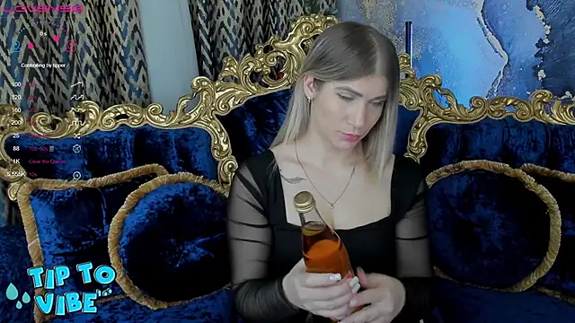 Snapshot of CassandraGood chatting on January 13, 8:48 pm CassandraGood online show from January 13, 8:48 pm