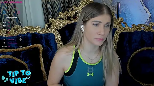 Snapshot of CassandraGood chatting on January 14, 8:52 am CassandraGood online show from January 14, 8:52 am