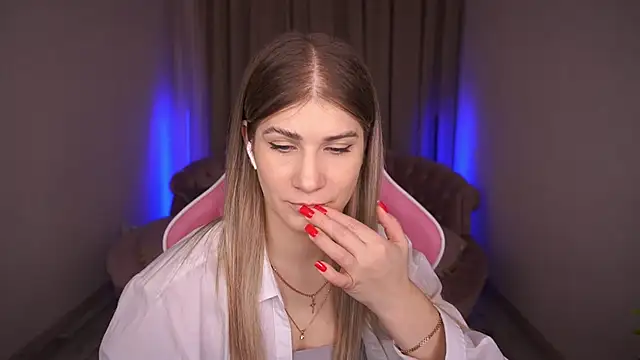 Snapshot of CassandraGood chatting on March 14, 11:43 pm CassandraGood online show from March 14, 11:43 pm