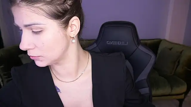 Snapshot of CassandraGood chatting on November 26, 7:31 am CassandraGood online show from November 26, 7:31 am